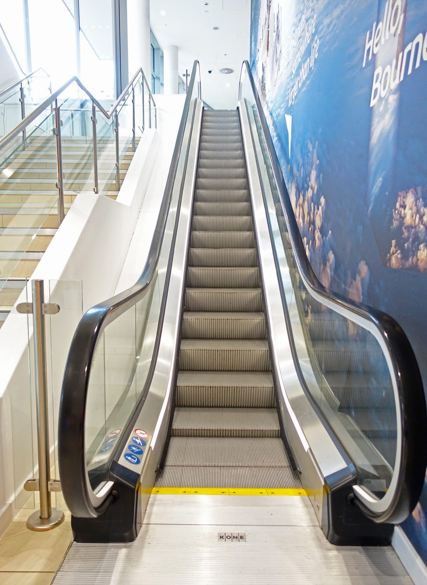 escalator wikimedia commons